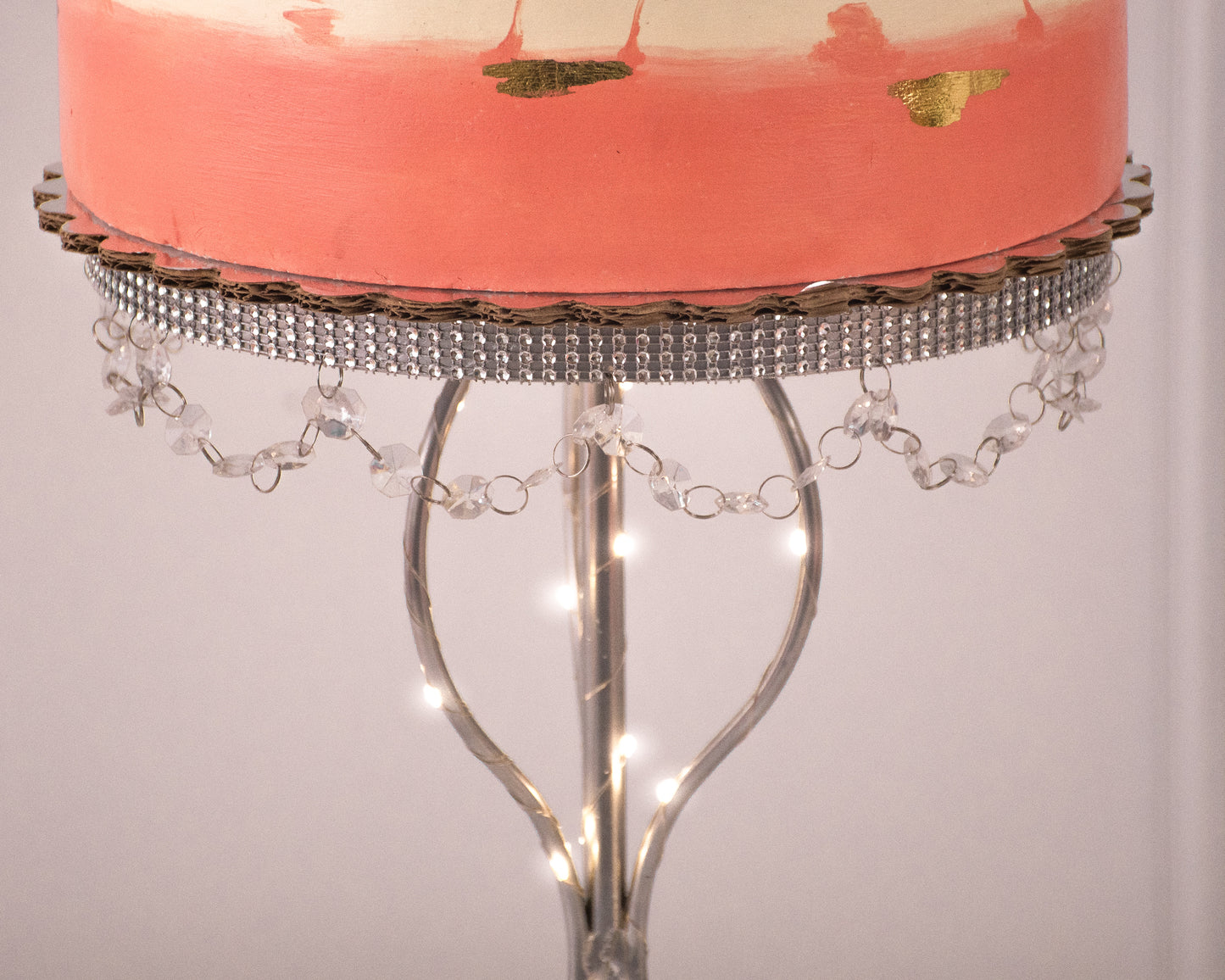 Nube con luz y piedra