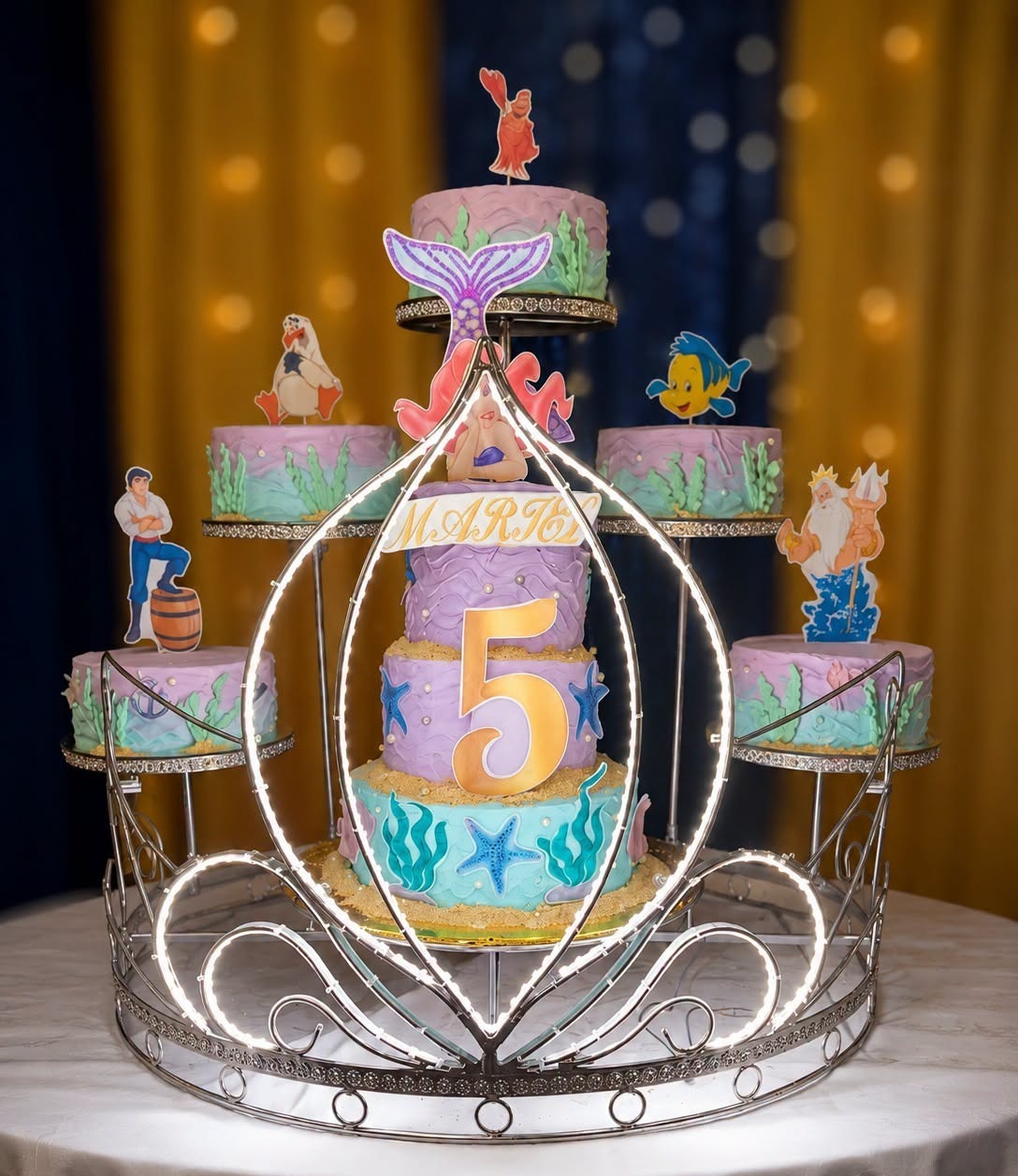 Crown of 6 with light